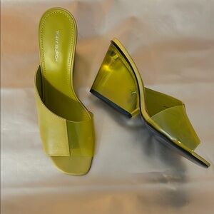 Tory Burch Women's Yellow Slide Sandals